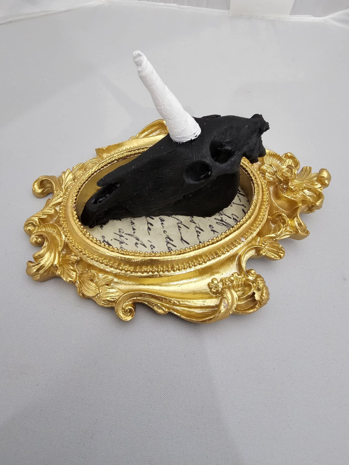 Deadhead - Unicorn Skull, white horn, Gold Frame